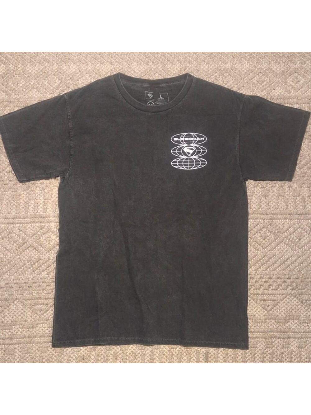 CVLA Superman Daily Planet Graphic Tee Large NWOT